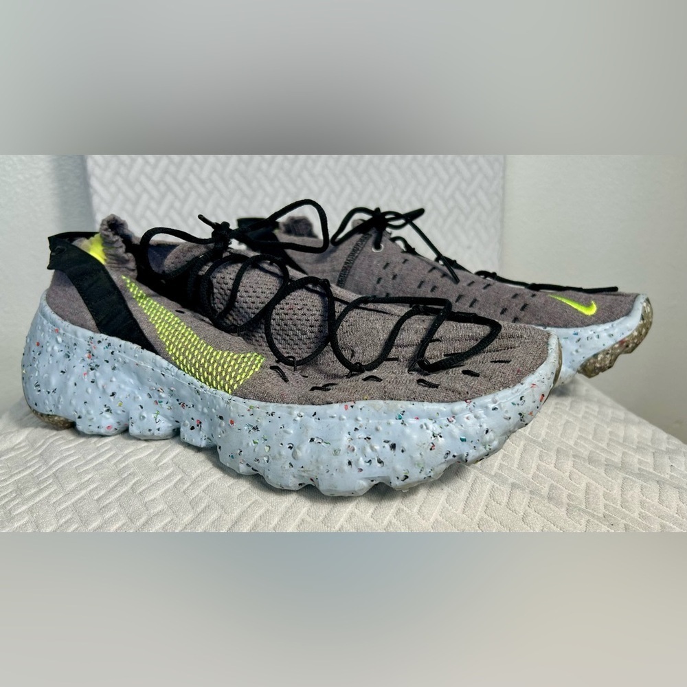 Nike Space Hippie 04 Men's Sz.12 Wolf Grey Dark Smoke Volt CZ6398-001. - Picture 3 of 8